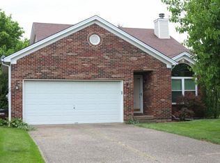 4304 Arwine Ct, Worthington Hills, KY 40245