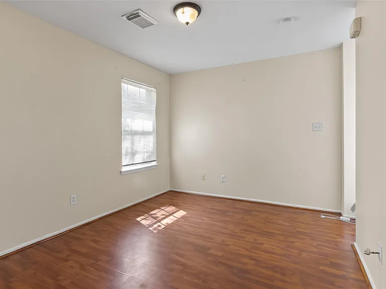 5815 Clerkenwell Dr — Photo 14