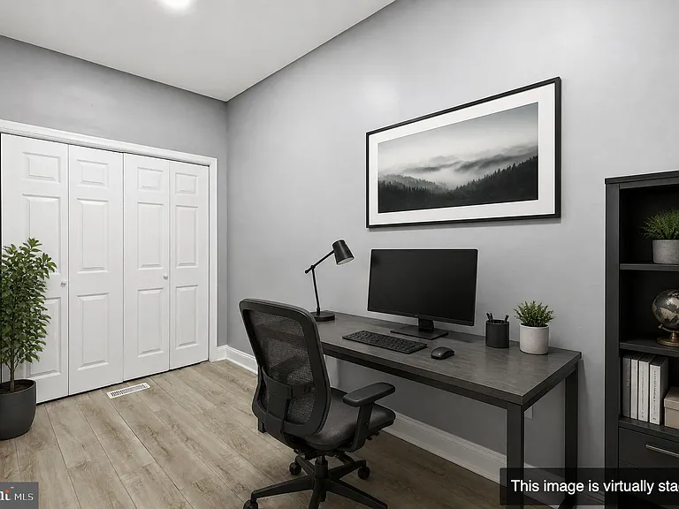 1651 Darley Ave — Photo 9