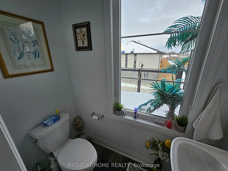 156 Huron St — Photo 15