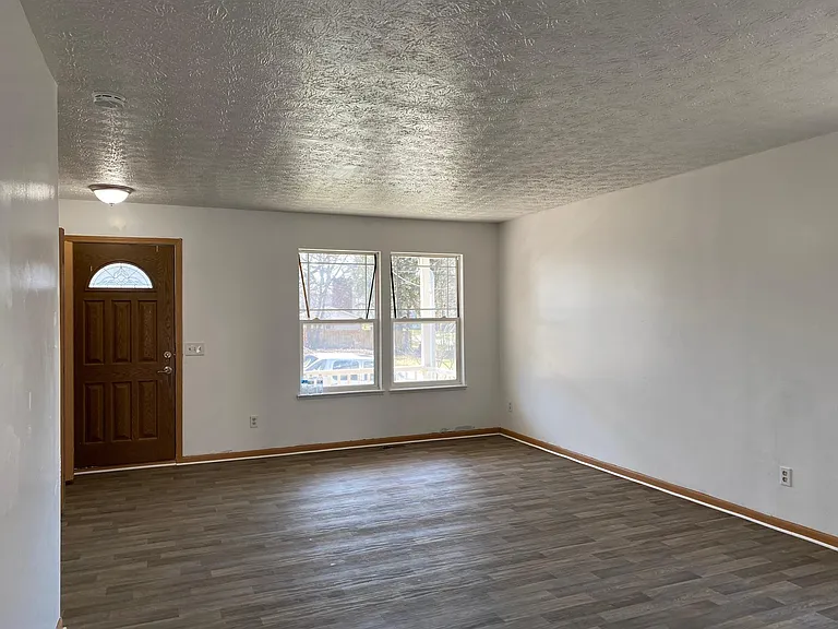 83 Alfaretta Ave — Photo 6