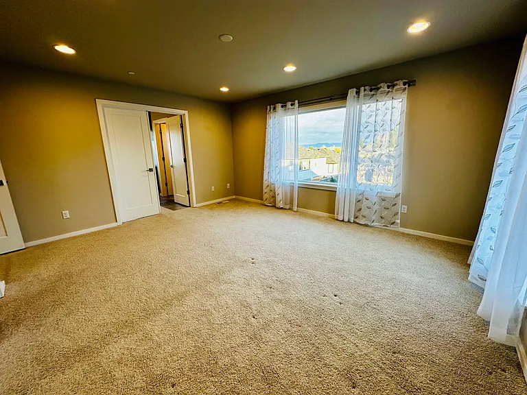 2nd floor - Master Bedroom 4