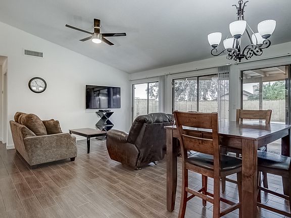 5th image of 1525 E Sequoia Dr