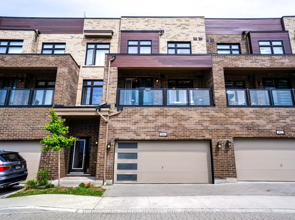 1865 Pickering Pkwy #904, Pickering, ON L1V 6Z6