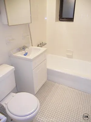 Rented by City Connections Realty | media 16