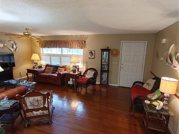 3rd image of 1185 W Franconia Ln
