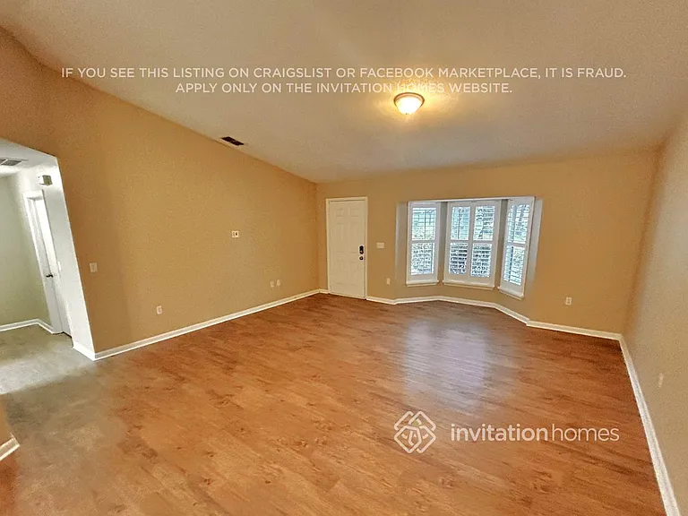 7028 Doehring Dr — Photo 4