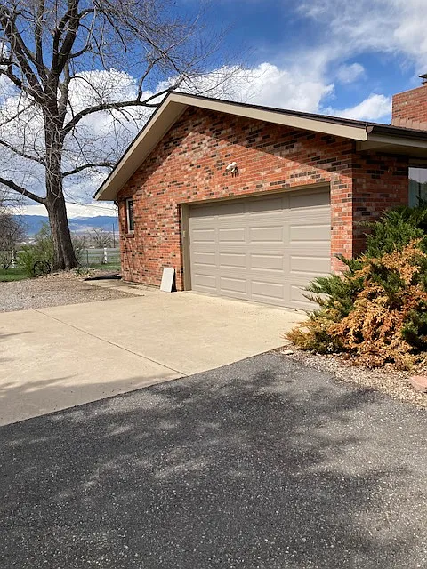 3 bed, 2110 sqft, $3,300 — Photo 3