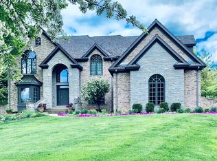 64 Coventry Ln, North Barrington, IL 60010