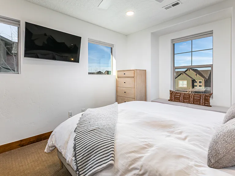 901 W Abigail Dr — Photo 20