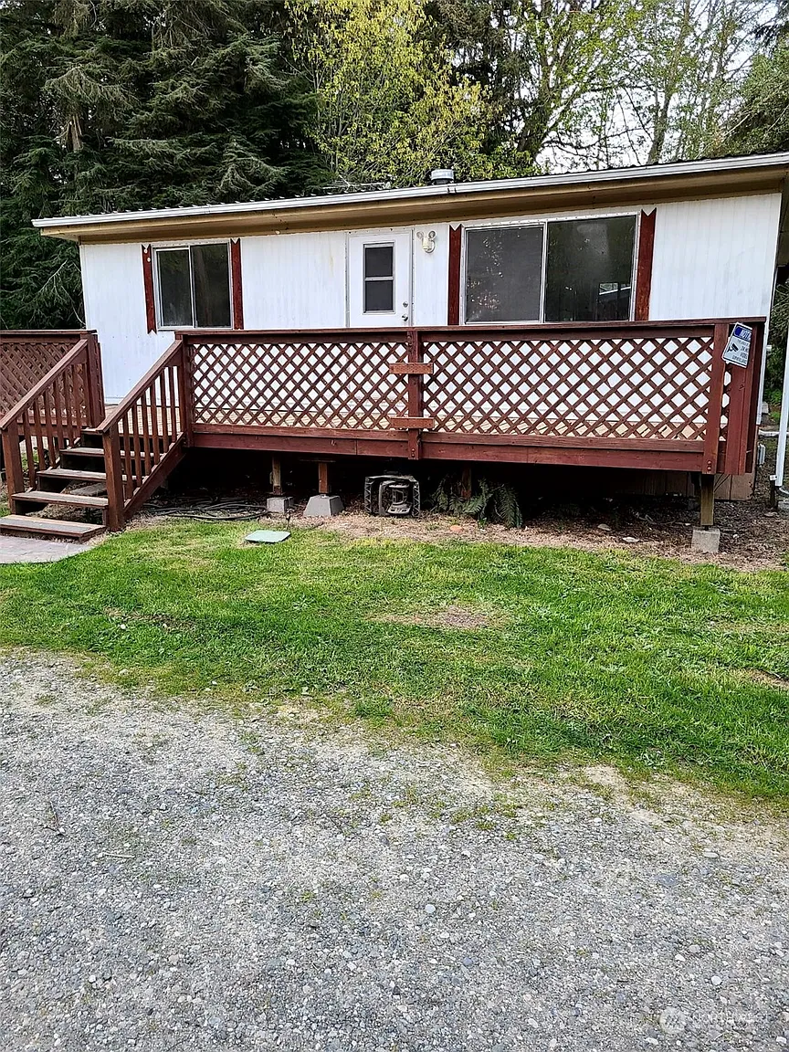 665 Jeffrey Lane photo 1