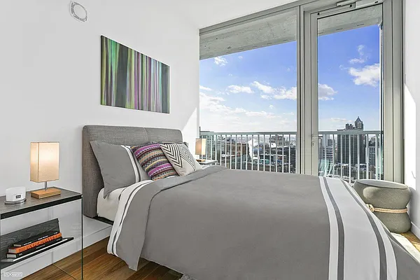 Rented by EXR | media 15