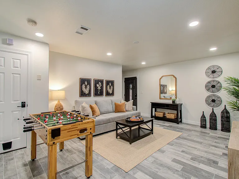 3010 Chenevert St — Photo 31