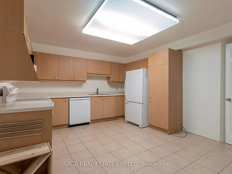 25 George St S #302 — Photo 10