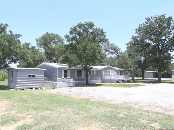 108/110 BIG OAK LN, La Vernia, TX 78121