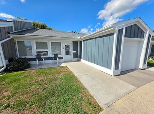 69 Gates Ln, Hamilton, ON L9B 1T8