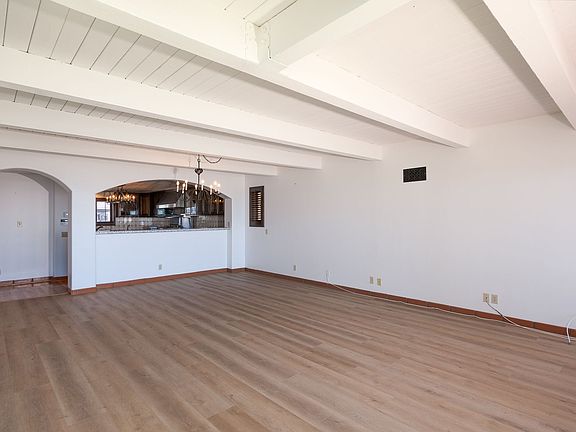 5th image of 3265 Ocean Dr