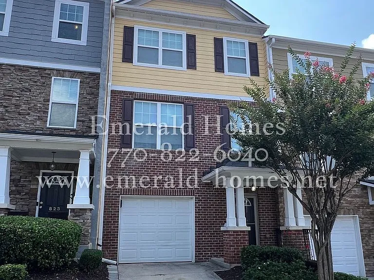 821 Tulip Poplar Way — Photo 1