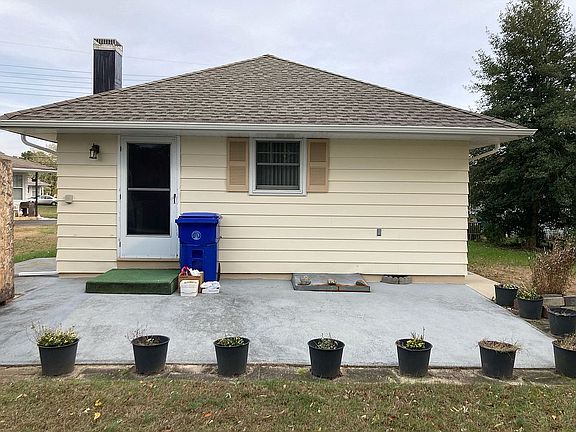 5th image of 2027 Yorktowne Blvd