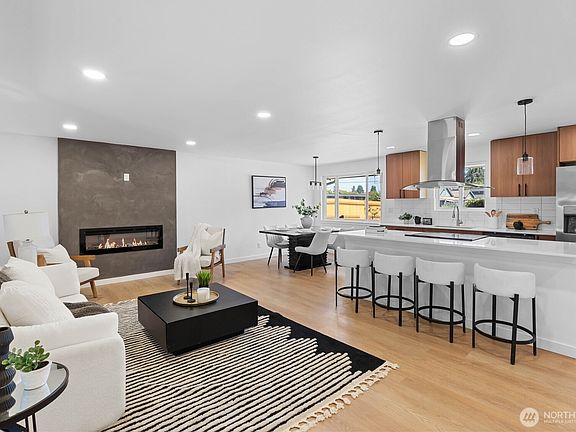 4th image of 408 26th Street SE