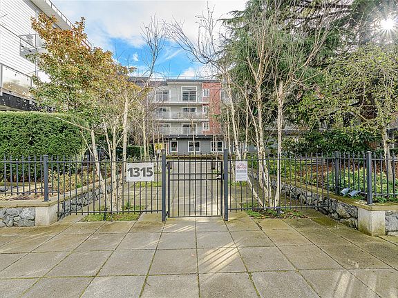 4th image of 1315 Esquimalt Rd #210