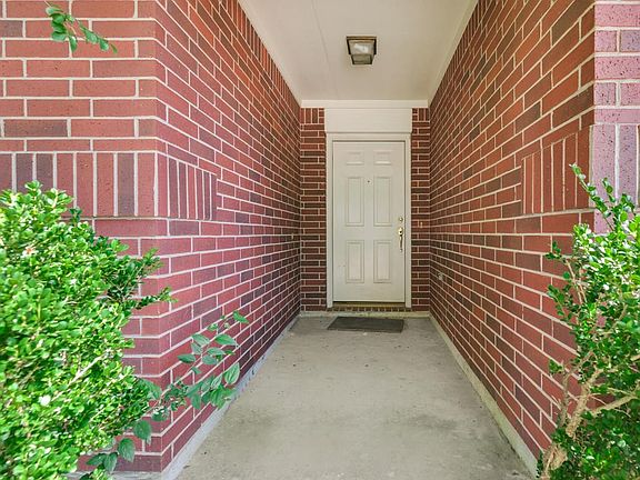 3rd image of 17419 Thicket Hollow Ln