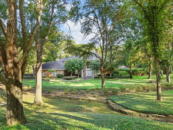 4th image of 4 Waterchase Ct