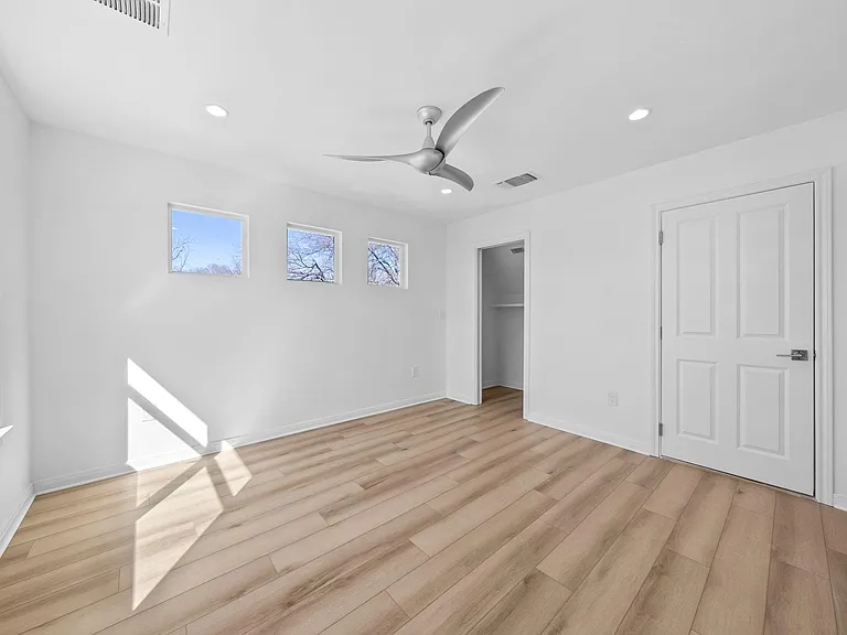 512 W Saint Johns Ave #B — Photo 13