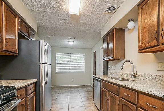 5th image of 5411 Windsor Forest Dr