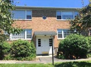 136B Heritage Hill Rd APT B, New Canaan, CT 06840