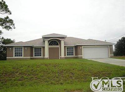 All pictures Prior to last tenant/Paint/marked up/carpets stained