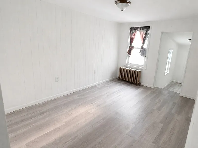 544 N 2nd St — Photo 5