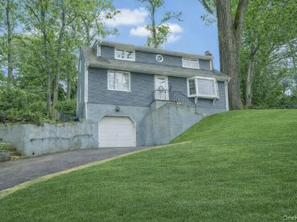 67 Kissam Lane, Glen Head, NY 11545