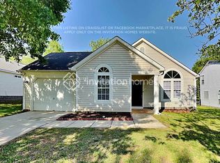 8731 Purple Thistle Ln, Charlotte, NC 28215