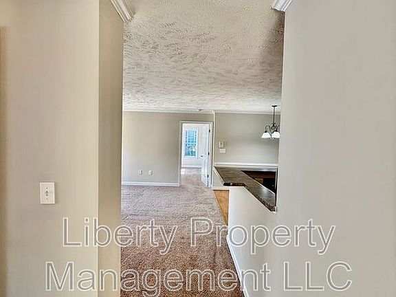 3rd image of 1800 Balmoral Dr APT 102