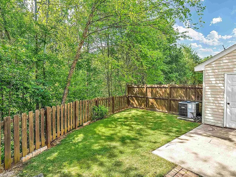 70 Hayfield Ln — Photo 17