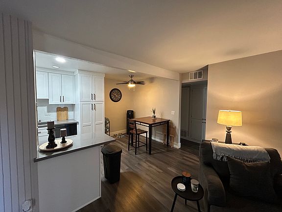3rd image of 1101 W Macarthur Blvd #0