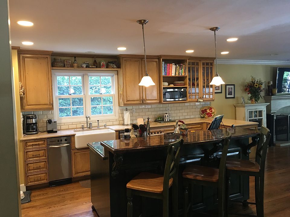 2nd image of 2156 Carmelita Dr