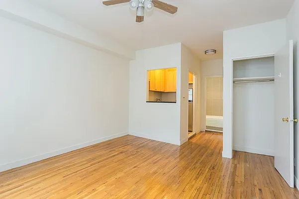 Rented by MNS | media 6