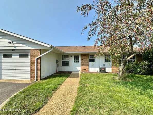 10A Cambridge Circle, Manchester, NJ 08759