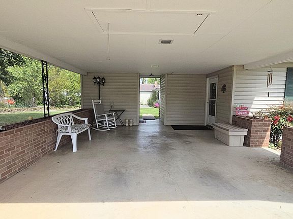 3rd image of 120 Nasson Ln