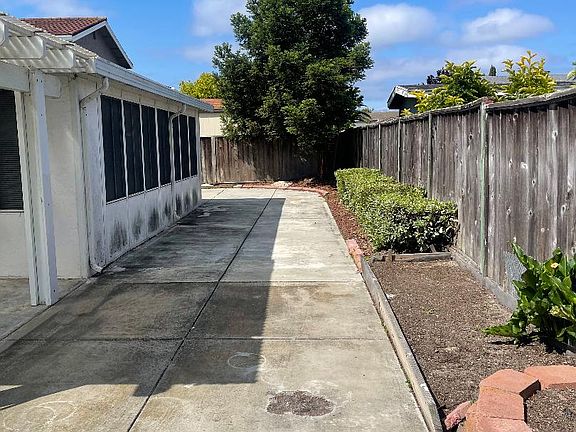 5th image of 4841 Delores Dr