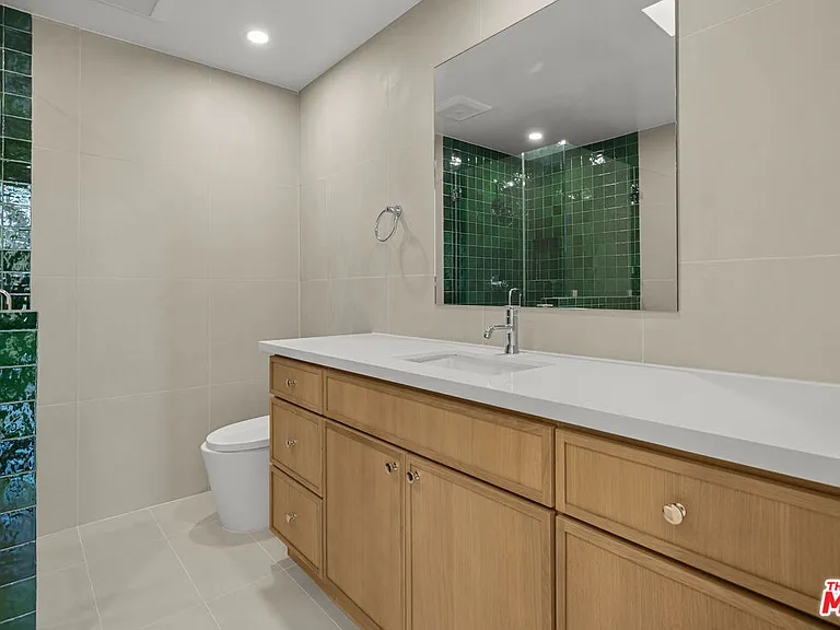 11759 Gateway Blvd — Photo 24