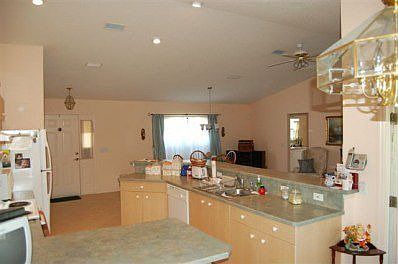 3rd image of 105 Bren Mar Ln