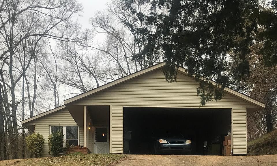 1st image of 105 Burnie Dr