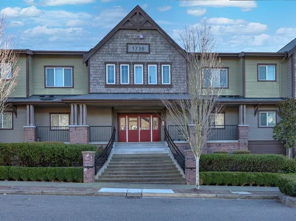 1736 10th Avenue W #C216, Issaquah, WA 98029