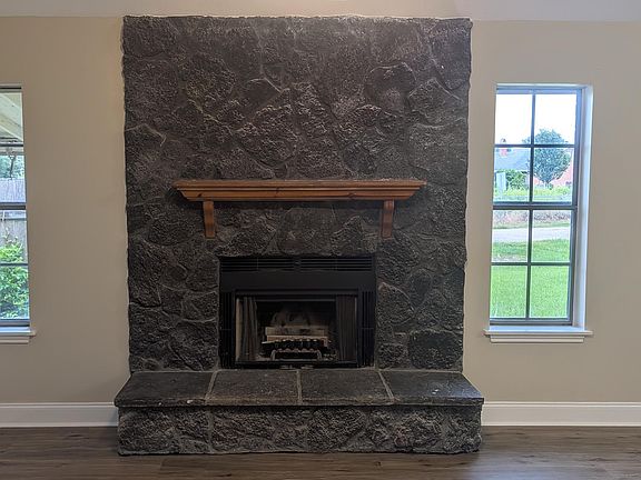 5th image of 101 Sagebrush Dr