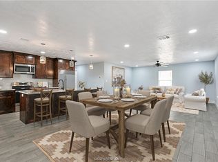 804 Sunshine St, Hearne, TX 77859