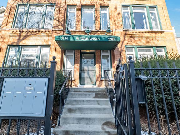 2nd image of 3208 W Wabansia Ave