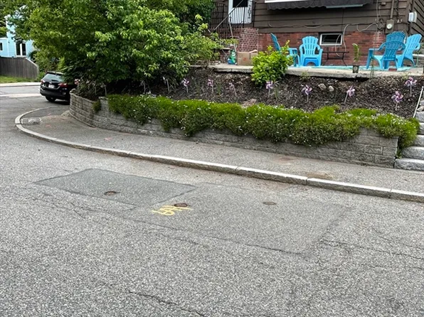101 Hackensack Rd, Chestnut Hill, MA 02467
